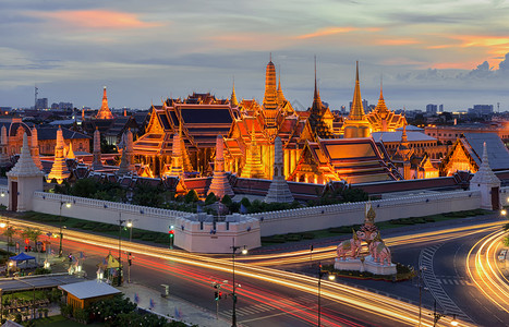 泰国曼谷日落的翡翠佛泰国曼谷日落的绿佛泰国曼谷日落的绿佛图片
