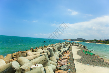 美丽的海滩在越南宾川省梅内有蓝天的美丽海滩背景