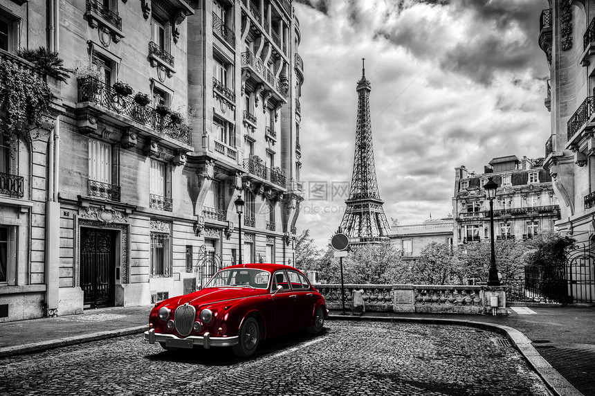 法国巴黎艺术学院埃菲尔铁塔从街上看到红色旧轿车黑白独特的古董成分法国巴黎艺术学院埃菲尔铁塔从街上看到红色旧轿车图片