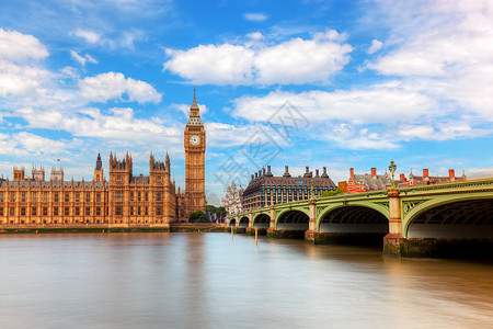 BigBen英国伦敦泰晤士河上的威斯敏特大桥英国伦敦泰晤士河上的威斯敏特大桥本背景图片