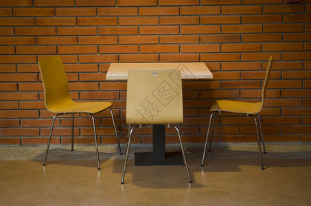 现代室内桌椅图片