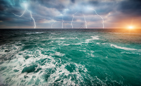 海上的风暴大自然设计图片