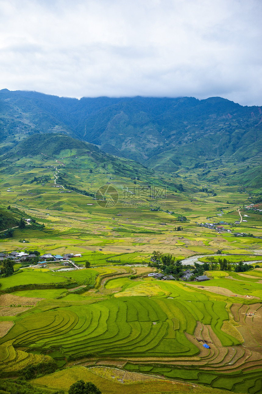 田地准备种植大米LimMongHuyenMuChangChaiNorthen越南图片