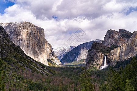 美国旧金山加利福尼亚州Yosemite公园隧道视图高清图片