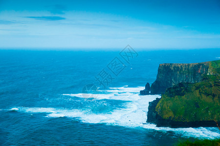 莫赫的著名悬崖在Colere爱尔兰公司的欧洲美丽景色自然吸引背景图片