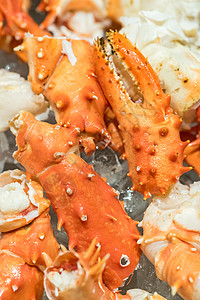 阿拉斯干王螃蟹和冰上海鲜高清图片