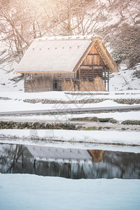 日光照耀本冬季白川越村历史古老的白川越村图片