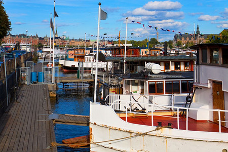 瑞典斯德哥尔摩停装船图片