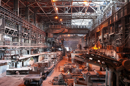 冶金工厂车间的内部图片
