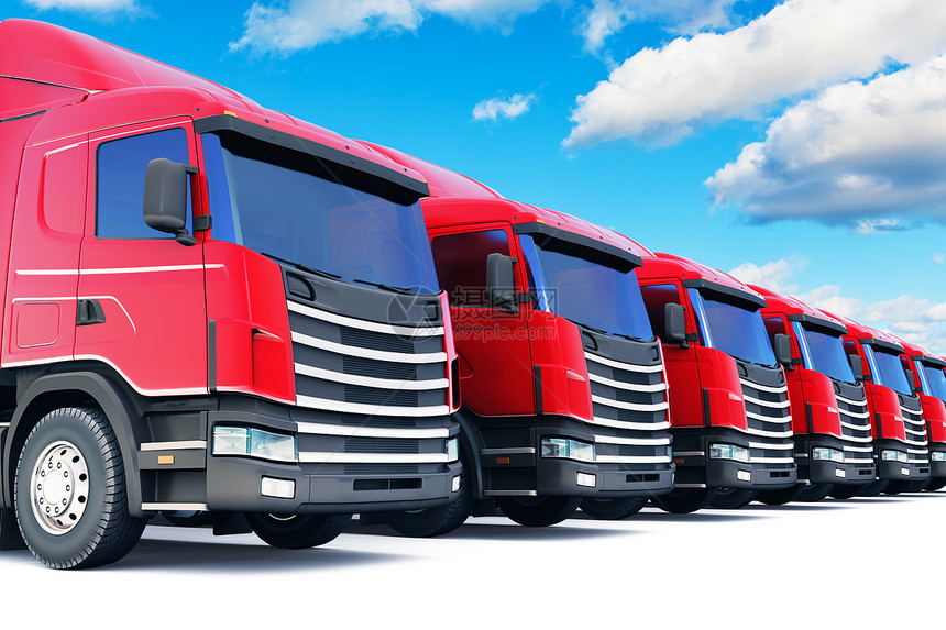 航运物流和货商业概念3D表示在蓝色天空和云层下用白色背景孤立的一排运货拖车图片