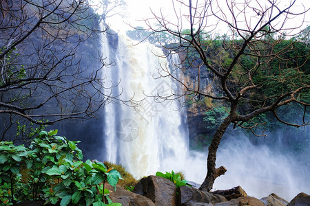 越南的PhuCuong瀑布背景图片