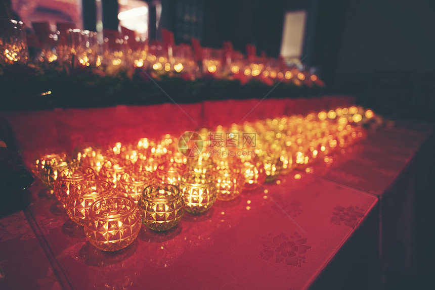 印度教寺庙的蜡烛图片