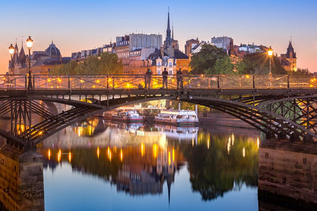 法国巴黎日出时美的景法国巴黎的夜光法国巴黎图片