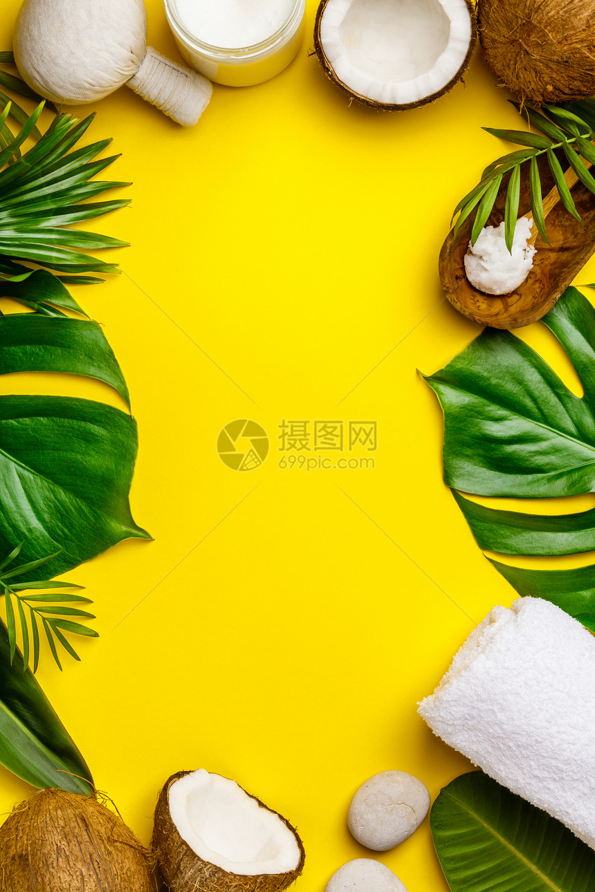 椰子油热带叶和新鲜椰子平地健康生活概念图片