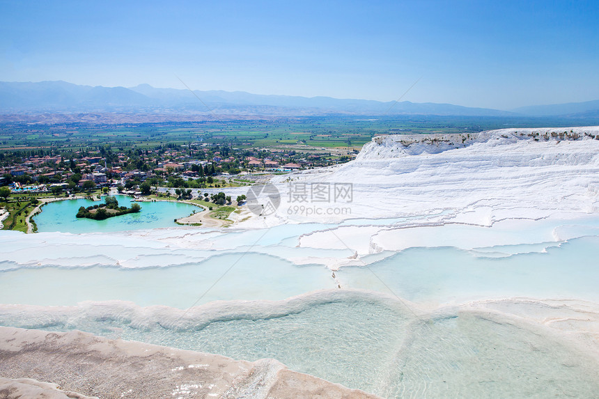 土耳其帕穆卡莱Pamukkale2015年8月4日205年8月4日PamukkaleTravertin游泳池和露台的旅游者Pam图片