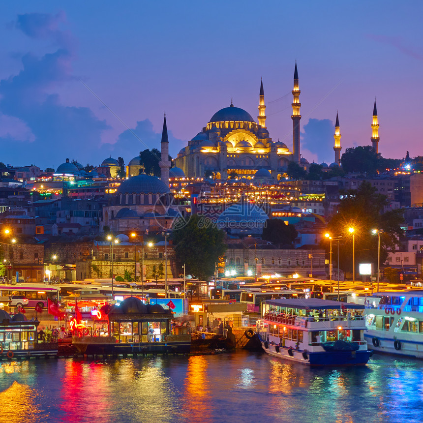 伊斯坦布尔老城法蒂赫区和土耳其苏莱马尼耶清真寺图片