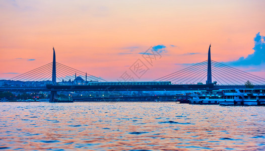 土耳其伊斯坦布尔金角大桥图片