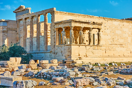 霍特罗德希腊雅典埃雷希恩神庙与雅典亚特罗波利斯的卡亚提德王火花同在希腊雅典背景