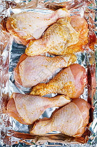 鸡腿煮未含盐和香料的鸡肉图片
