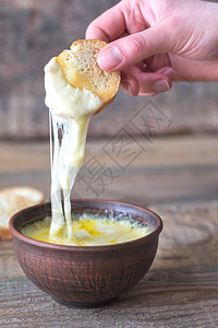 芝士酱碗奶酪和吐司图片
