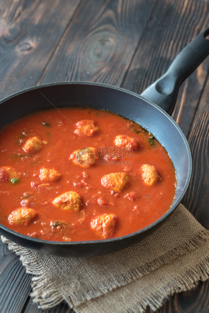 番茄汤和肉丸图片