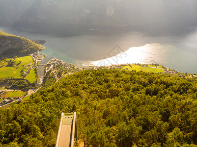 挪威斯堪的纳维亚旅游度假和行空中观点斯特加坦的Fjord认为挪威图片