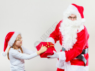 圣诞老人给女孩的礼物图片