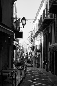 意大利西里法鲁的旧街黑色白城市景图片
