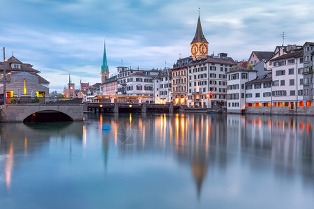 瑞士最大的城市苏黎世老瑞士最大的城市苏黎世夜高清图片素材