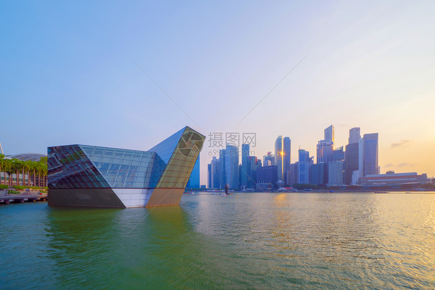经济区和商业中心在亚洲技术智能城市的科技中心天梯和高楼建筑图片
