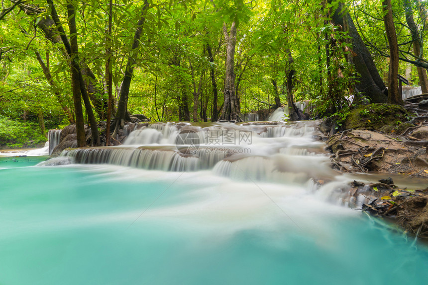 HuayMaeKhaminWaterfallwith树Kanchanaburi区自然景观在区位于泰国用度假旅行和游景点图片