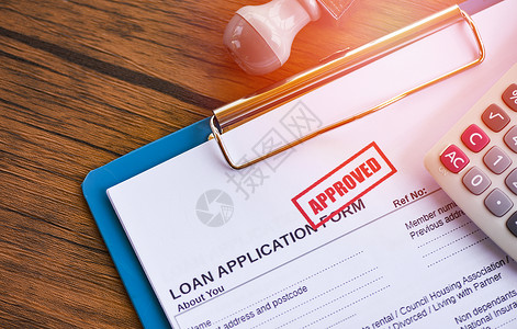 贷款批准金融申请表供放贷人和借款使用以帮助投资银行不动产概念幸福的高清图片素材