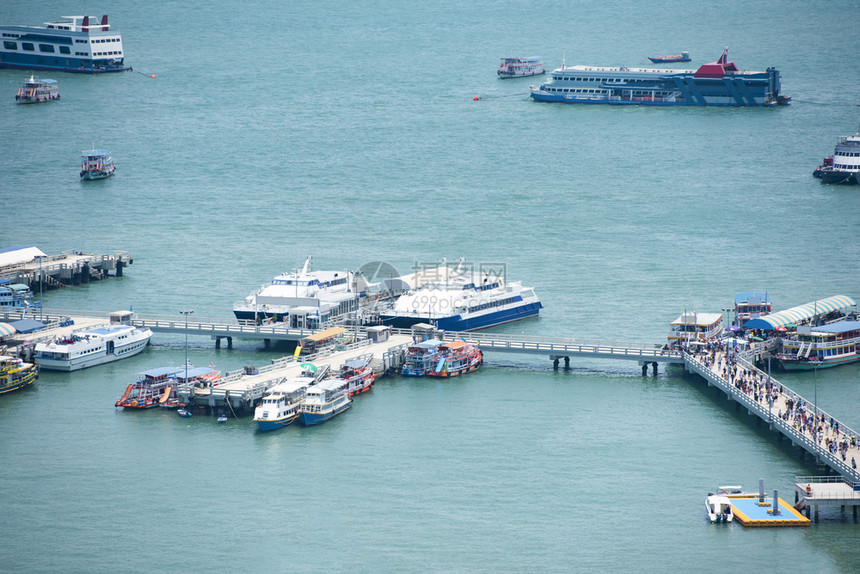 游客出海和上旅行渡港终点站运水出租车图片