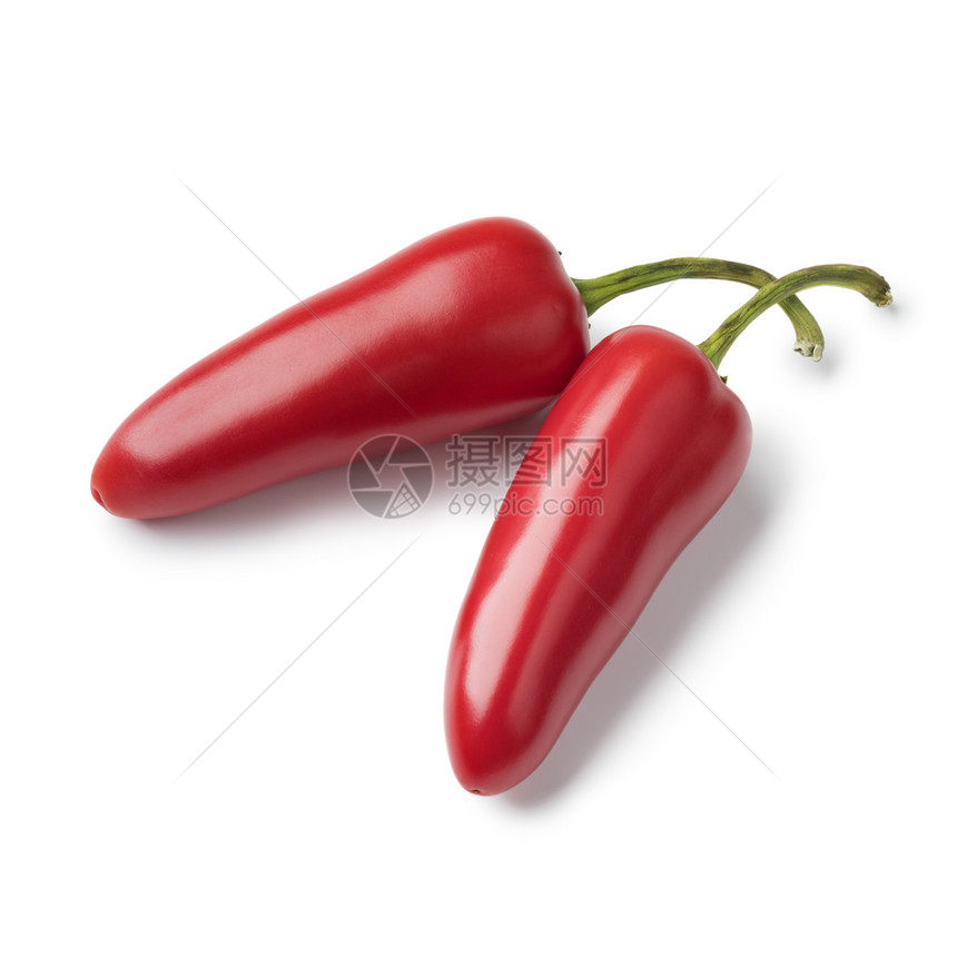 白色背景的鲜红辣椒热图片