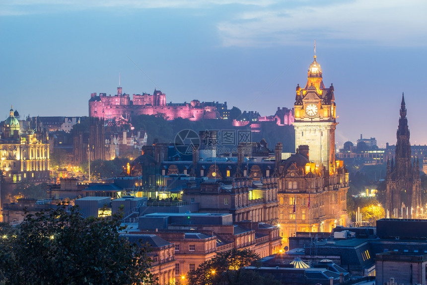 Edinburgh市英国苏格兰卡尔顿山夜间图片