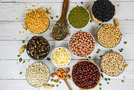 碗和豆上的不同谷物类和种子小扁和奇果多彩味零食背景最佳观点各种豆子混合种植天然健康食品作为烹饪原料的豆子背景图片