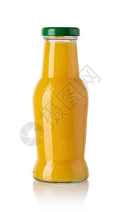 白背景上隔离的奶瓶芒果汁一图片