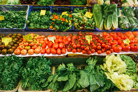 水果和蔬菜市场很多新鲜水果和蔬菜不同的高清图片素材