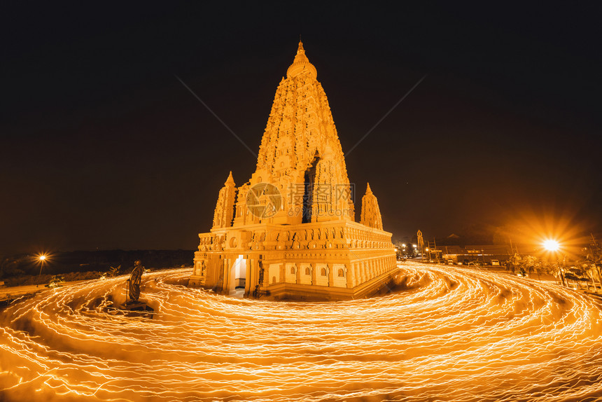 泰国PathumThani市佛教寺庙WatPanyanantaram建筑图片