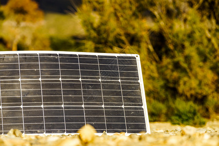 太阳能光电池板充可再生态能源概念图片