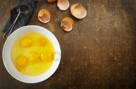 食品成分鸡蛋餐桌上的图片
