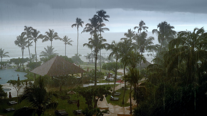 印度洋热带岛屿海洋岛屿旅馆度假胜地台风中大雨和强的图像图片