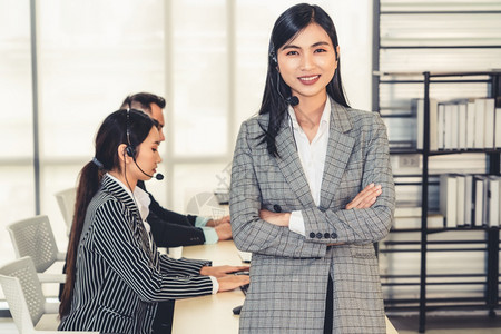 电话推销微笑服务肖像图片