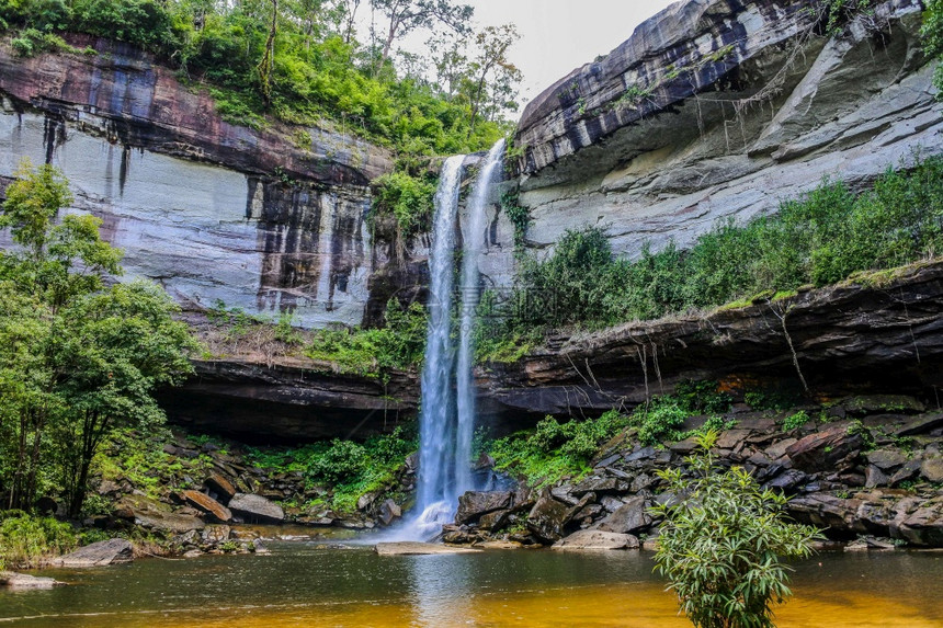 泰国Ubonratchathani乌本拉查塔尼PhuChongNaYoi公园的HuaiLuang瀑布或BakTeo瀑布图片