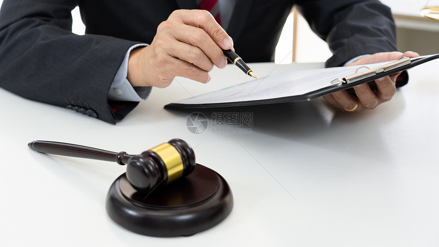 公证咨询或与办室的女企业主谈判法律案件图片