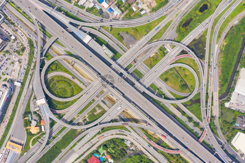 高速公路交界处连接建筑概念图片