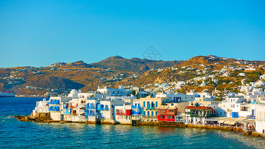 米克诺斯岛希腊的Chora镇希腊风景与在Mykonos岛边的水和背景