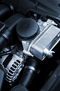 现代汽车的强大引擎图片