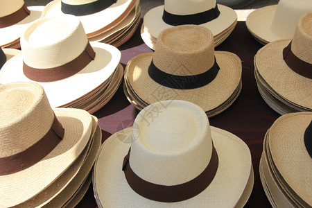 普罗旺斯法国市场的巴拿马帽子高清图片