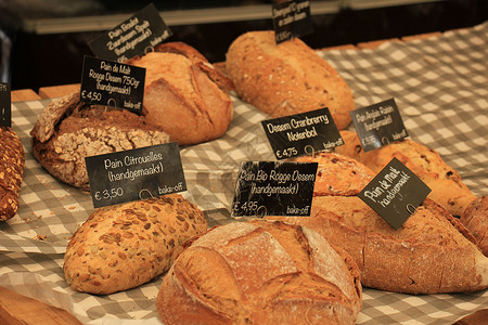 市场上的奢华手工面包标签案文荷兰产品和价格信息背景图片